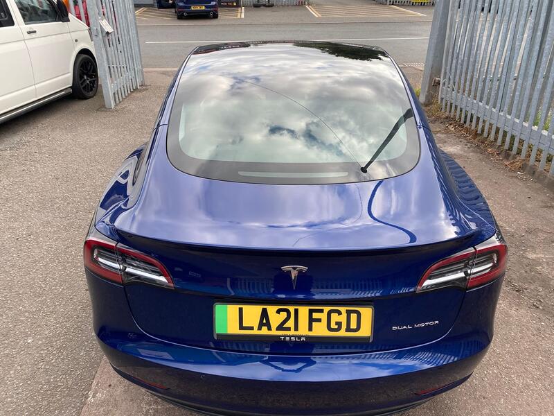 TESLA MODEL 3