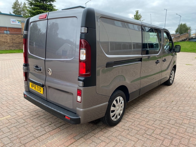 VAUXHALL VIVARO