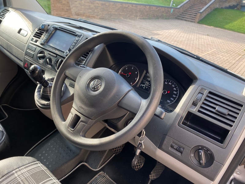 VOLKSWAGEN TRANSPORTER