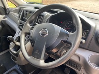 NISSAN NV200
