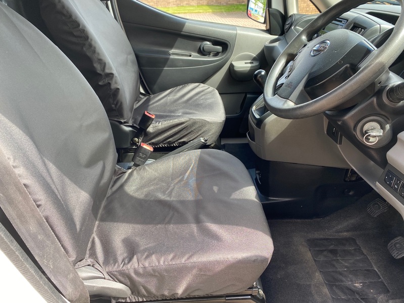 NISSAN NV200