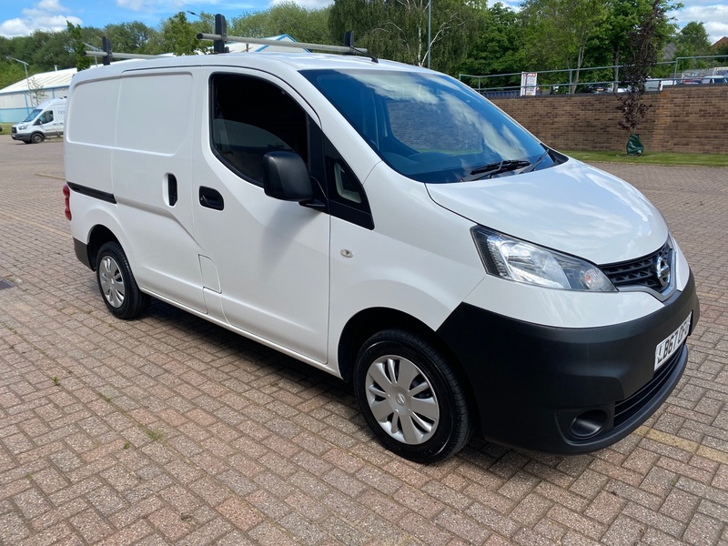 NISSAN NV200