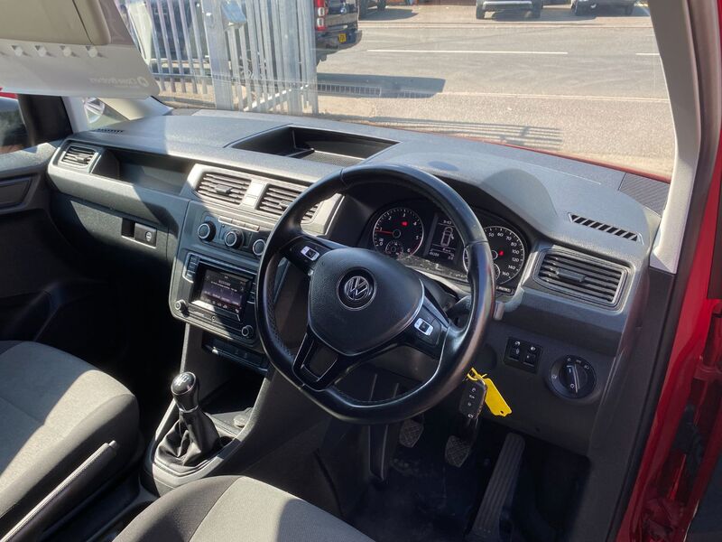 VOLKSWAGEN CADDY