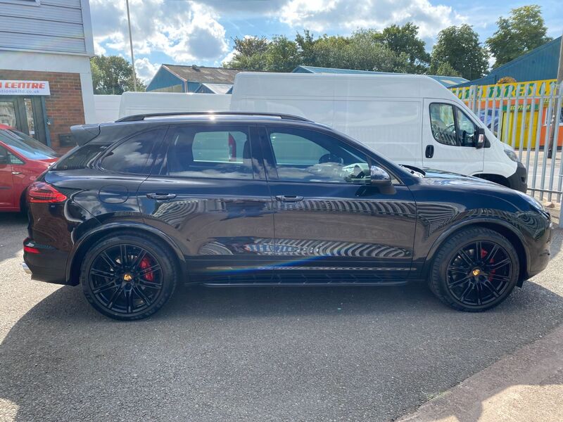 PORSCHE CAYENNE